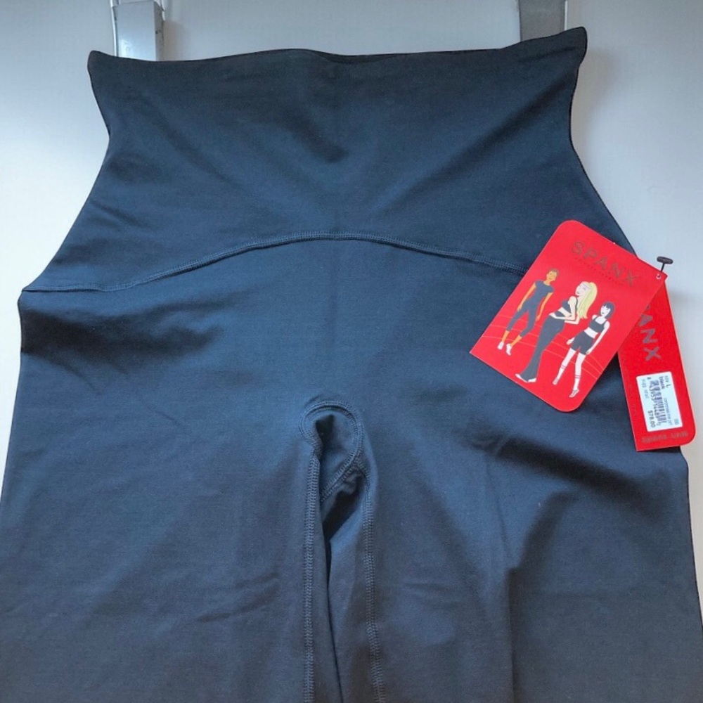 Spanx Compression Crop Knee Pant Black Size Large High Waist Legging NWT - Picture 4 of 11
